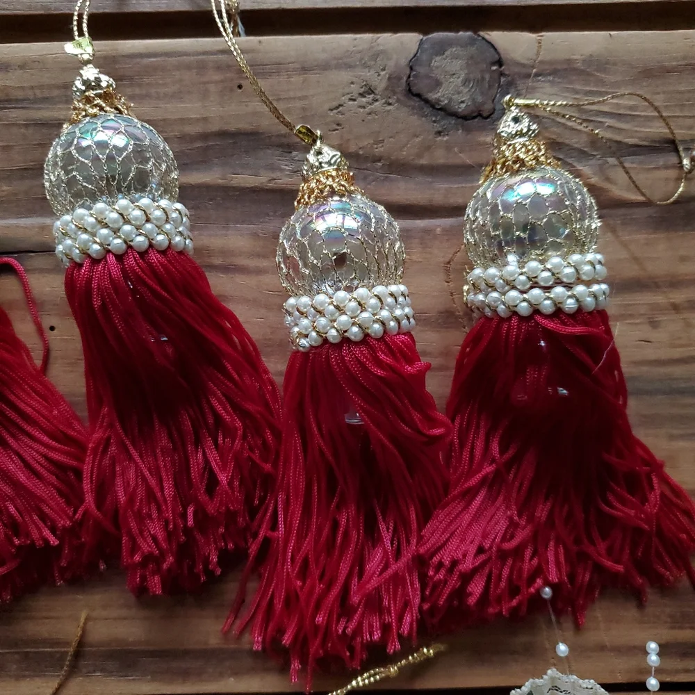 Bundle of 18 Victorian Christmas Tree Ornaments